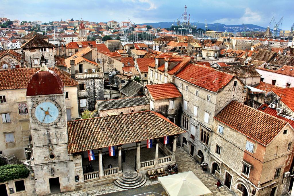 Apartments Toni Trogir Ruang foto